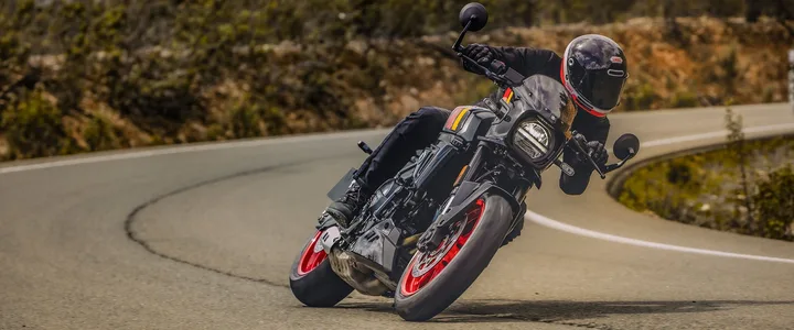 GSX-8TT