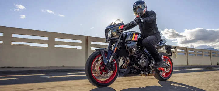 GSX-8TT