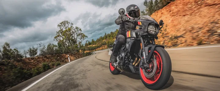 GSX-8TT