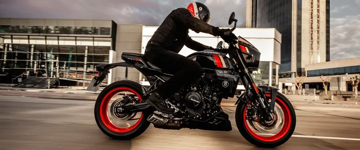 GSX-8TT